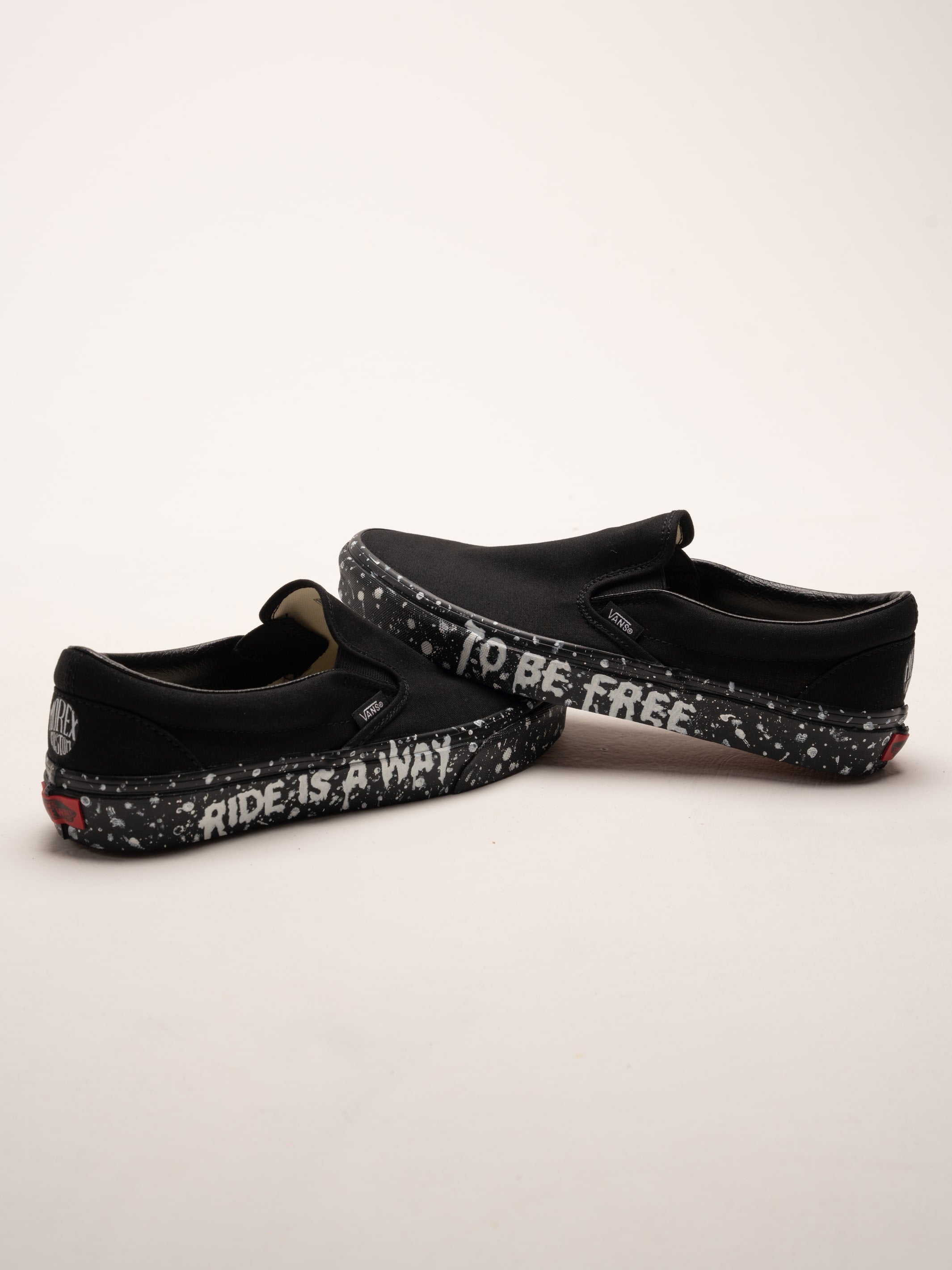 Vans Classic Slip-On "TRASH RIDE" - Black