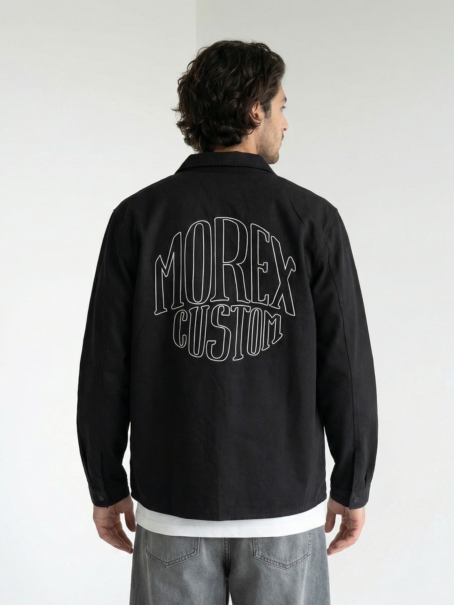 Sweatshirt anthracite délavé au style vintage Morex Custom, vue de dos mettant en avant la coupe et la texture délavée.