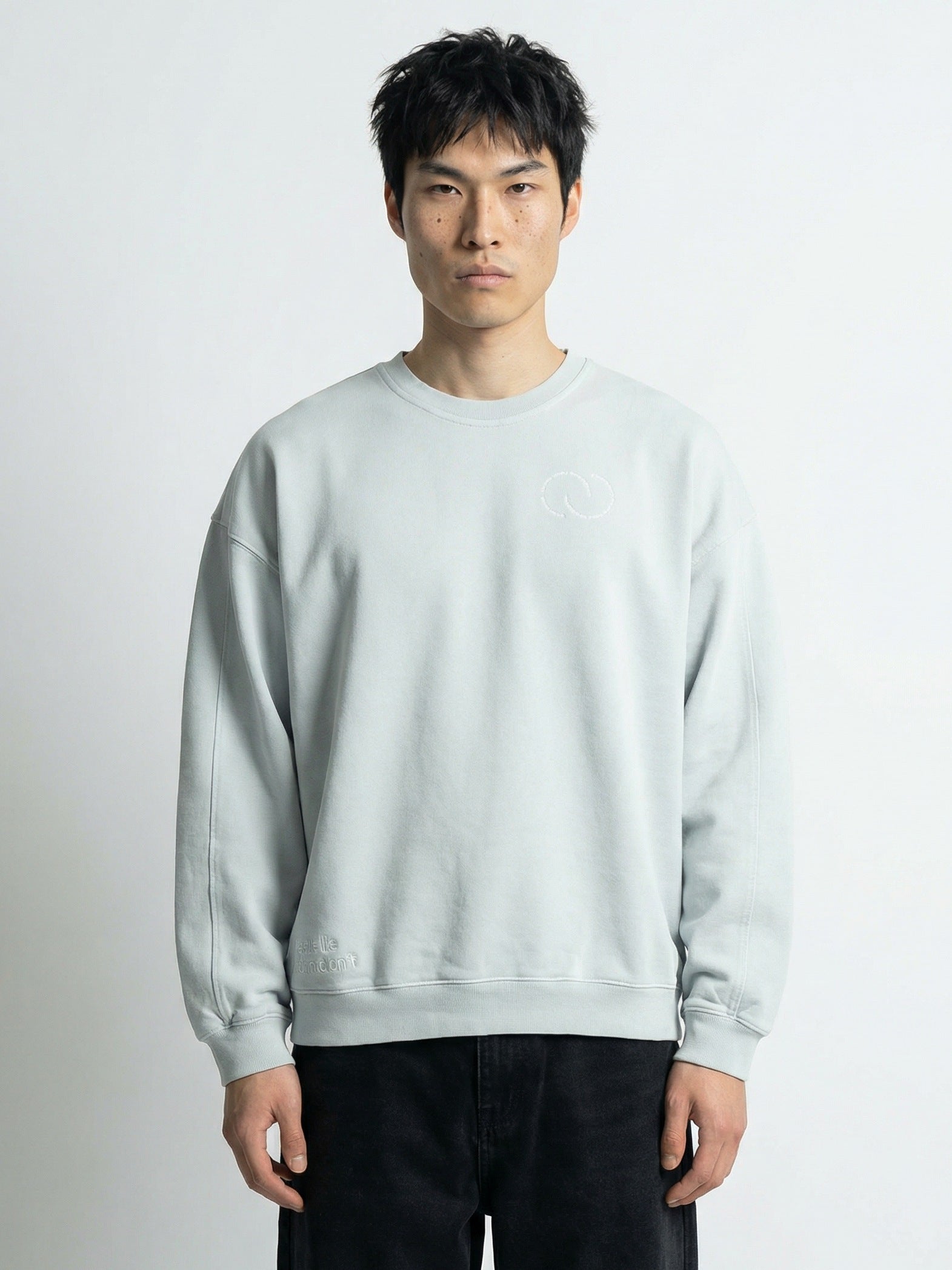 Sweatshirt Morex Custom bleu-gris clair en coton premium, coupe décontractée lifestyle et vintage pour homme, vue de face