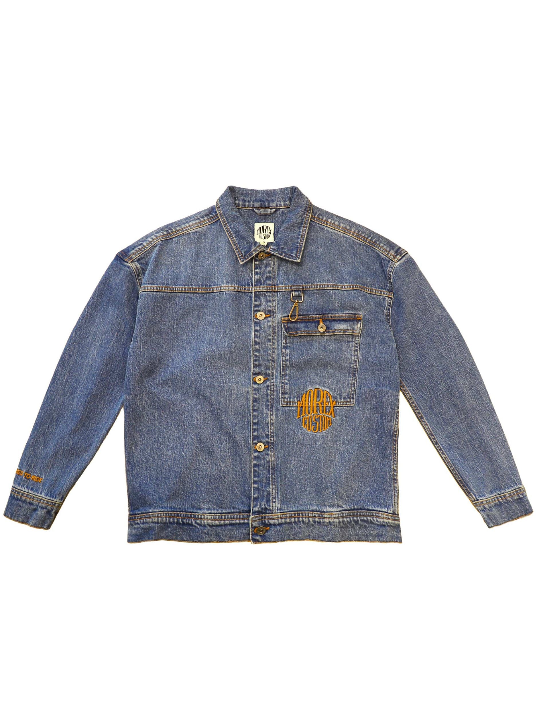 Veste en jean Morex Custom avec délavage acid wash et patchs brodés, style lifestyle et moto vintage.