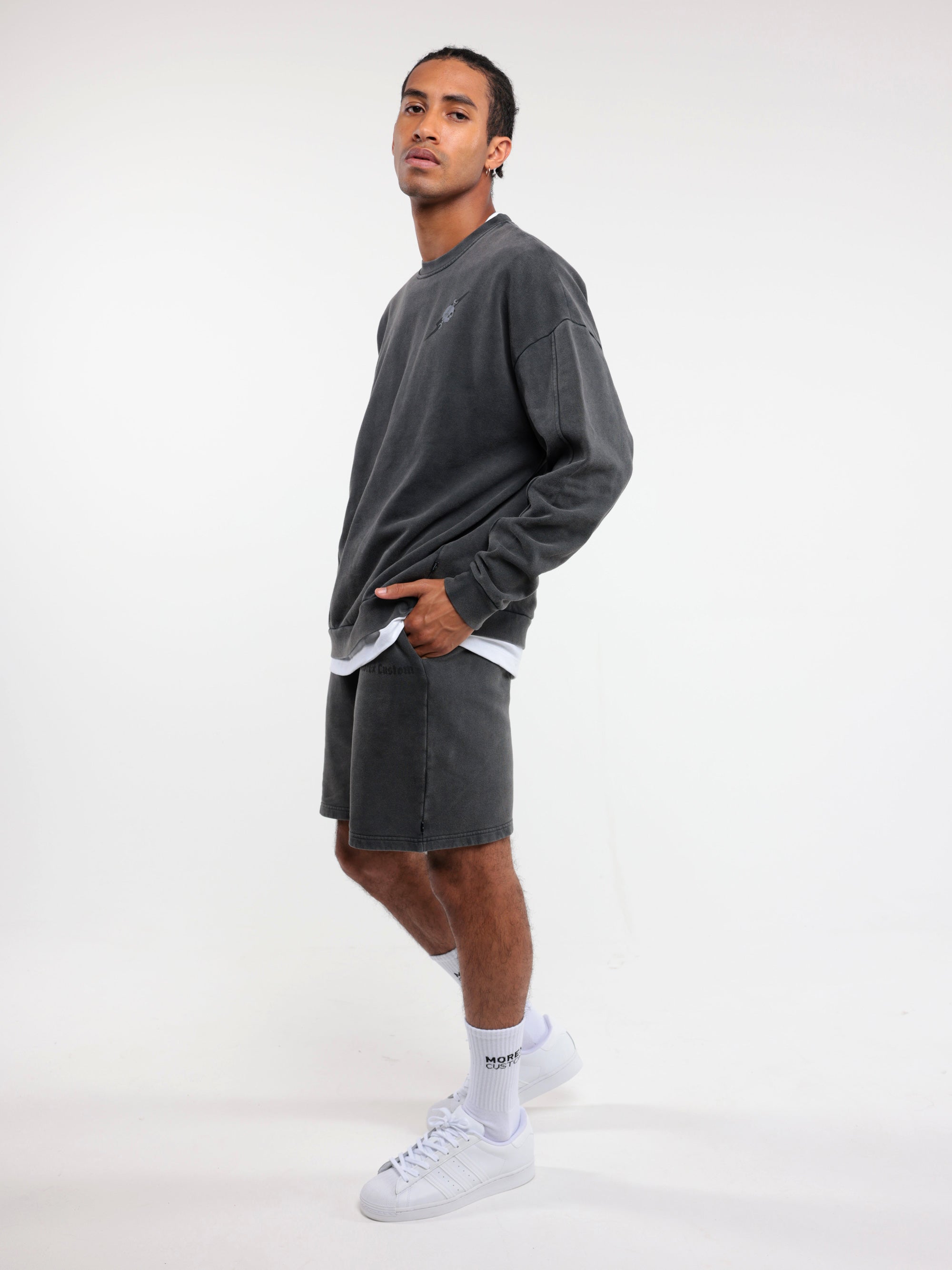 hort Dye in dyed cotton, in black, with a relaxed fit for a casual yet polished look.