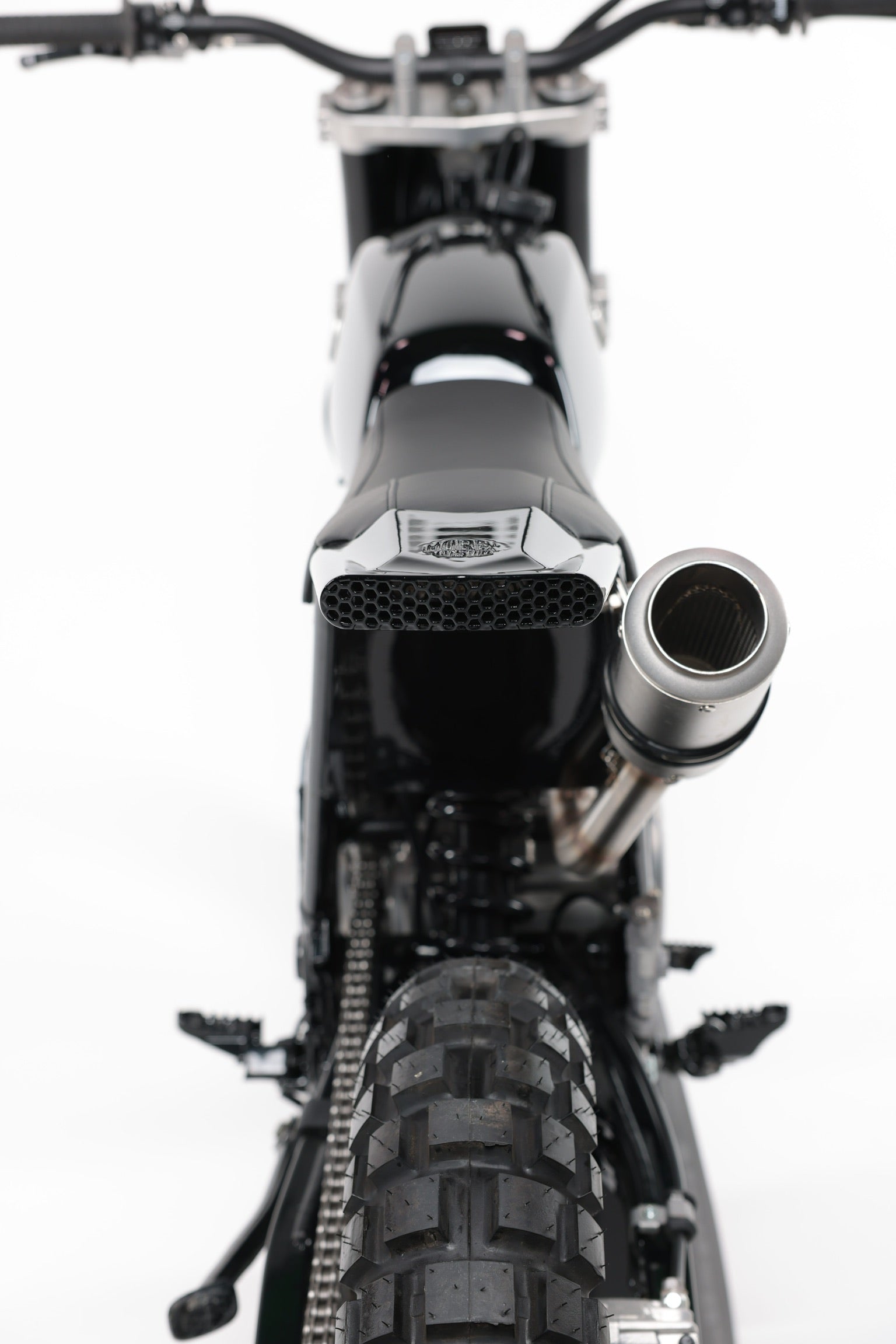 HONDA 650 DOMINATOR back