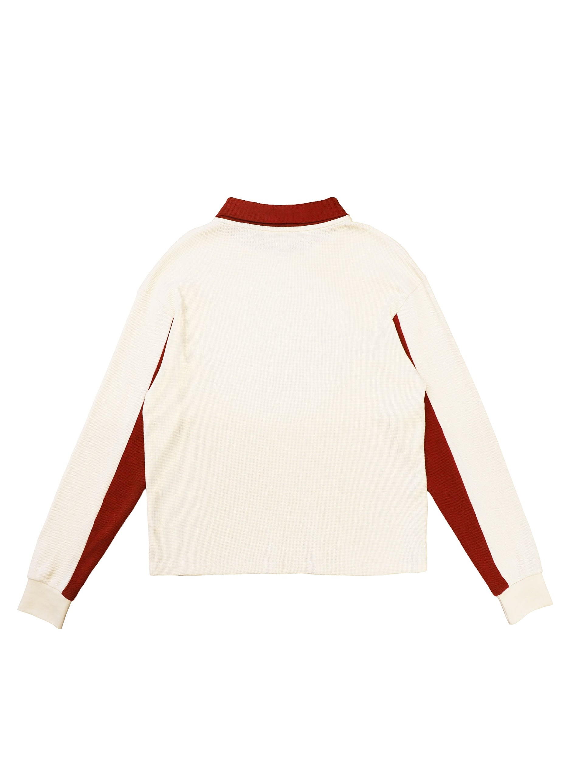 Vue arrière du polo à manches longues Morex Custom, coloris crème et rouille, style lifestyle et moto vintage.