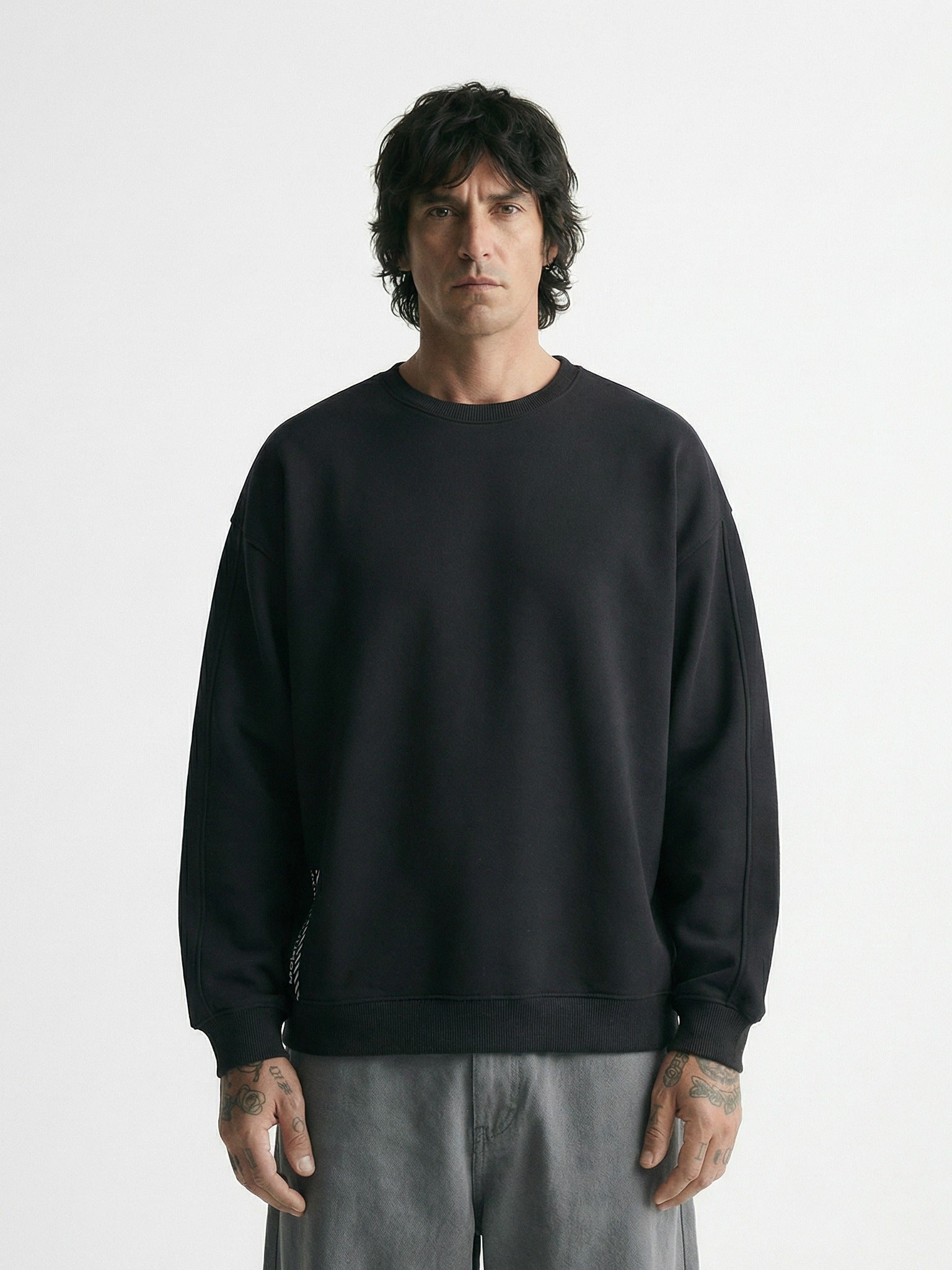 Sweatshirt noir Morex Custom pour homme, style lifestyle et moto, coupe décontractée.