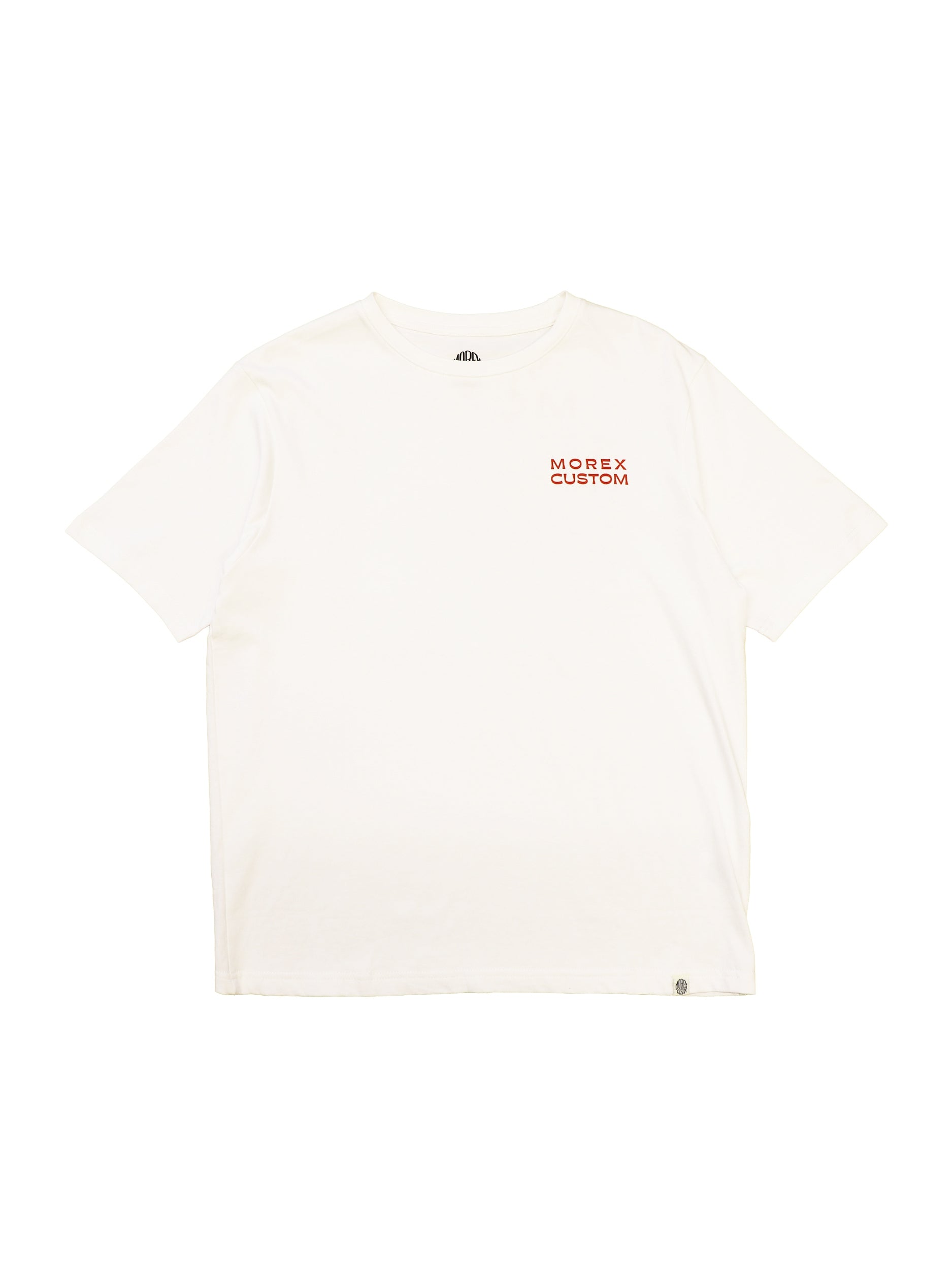 T-shirt blanc à manches courtes Morex Custom avec un petit logo rouge sur la poitrine, style lifestyle et moto.