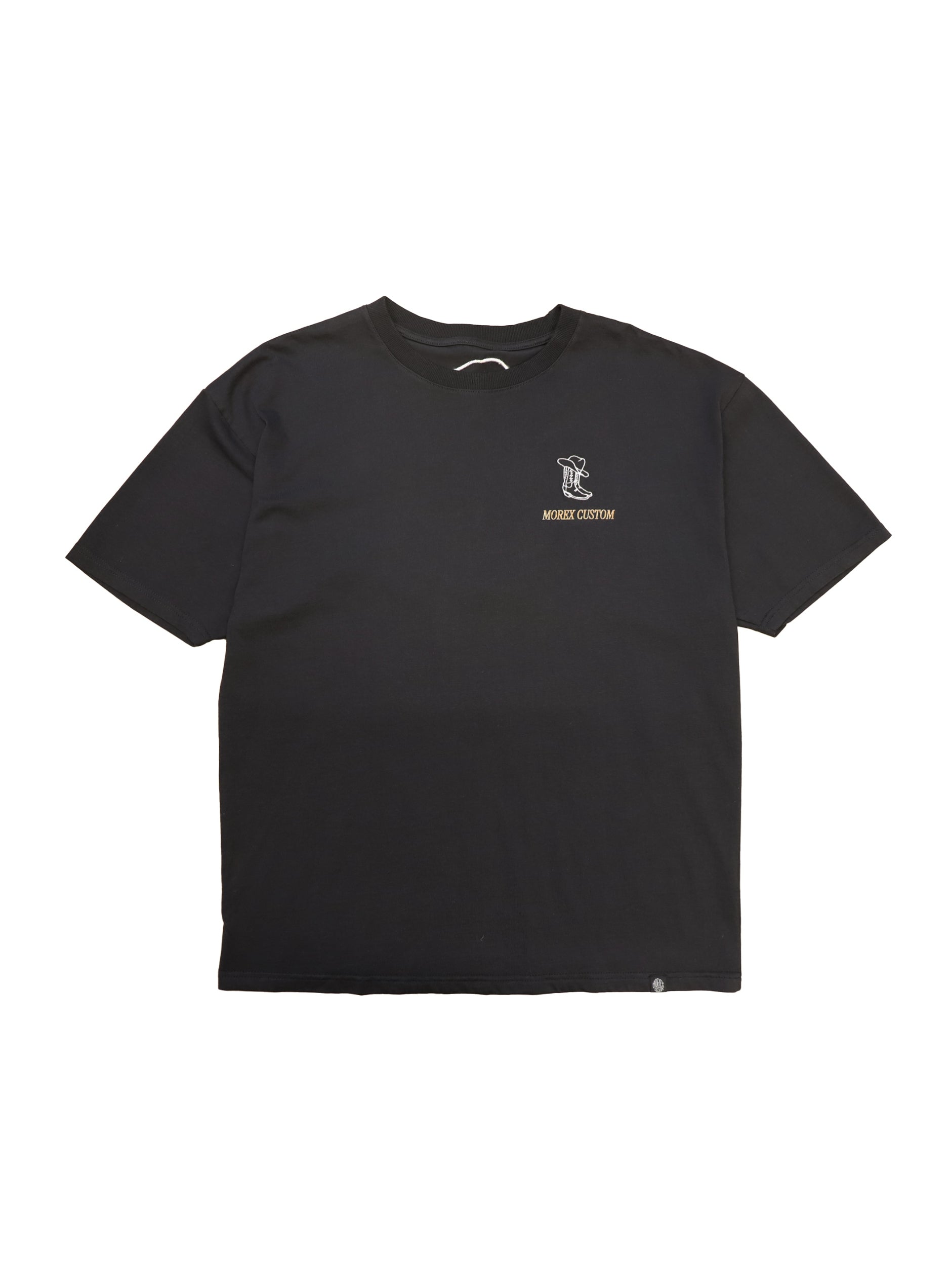 T-shirt noir de la marque Morex Custom avec un petit logo graphique imprimé sur le côté gauche de la poitrine.