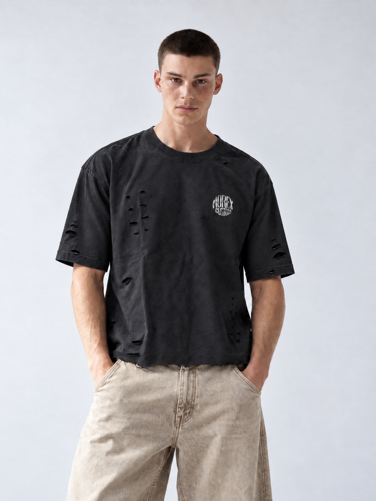 T-shirt oversize noir délavé effet usé et déchiré avec logo Morex Custom poitrine, style streetwear et moto lifestyle.